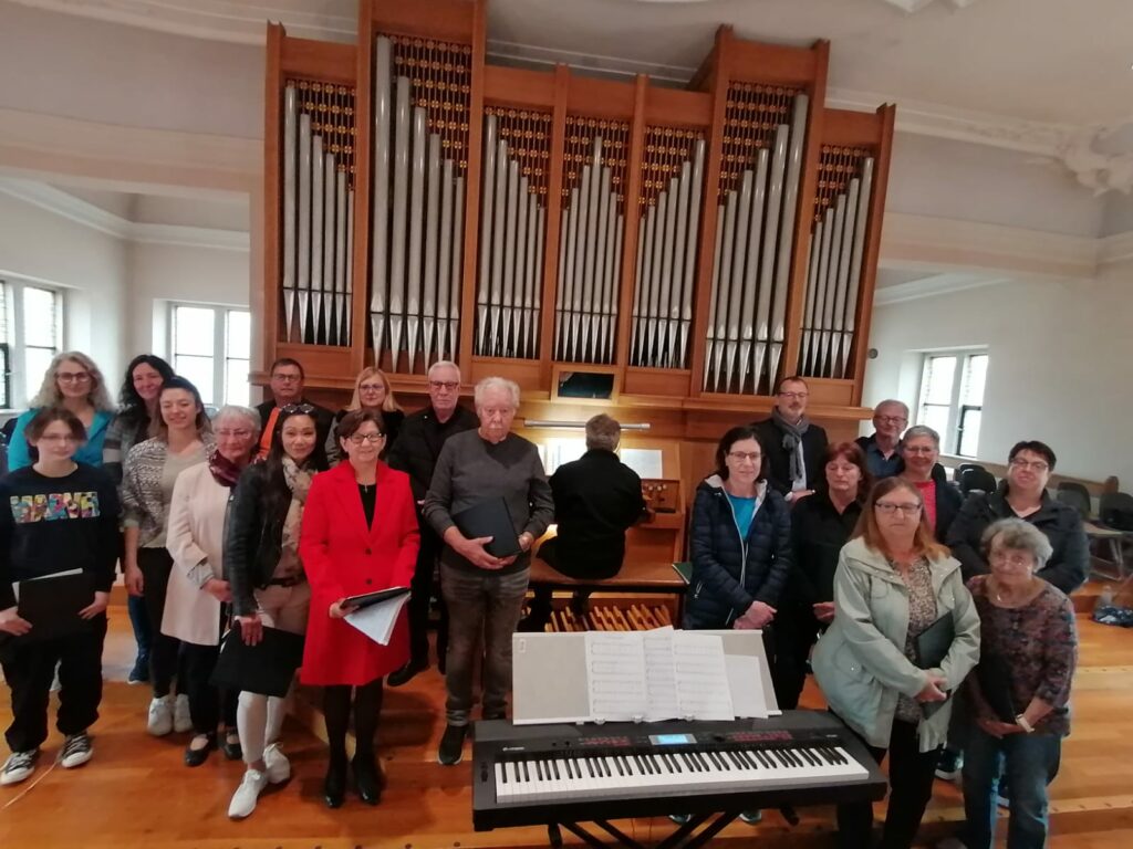 Gruppenbild Chor Voices-of-joy am 30.4.2023 in der Pfarrkirche Weitenung